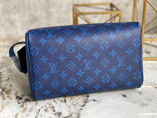 Cheap VUITTON LOUIS DOPP KIT TOILET POUCH 0714